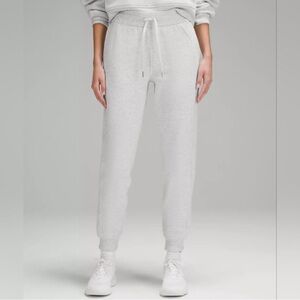 Lululemon Scuba Light Grey Cropped Joggers